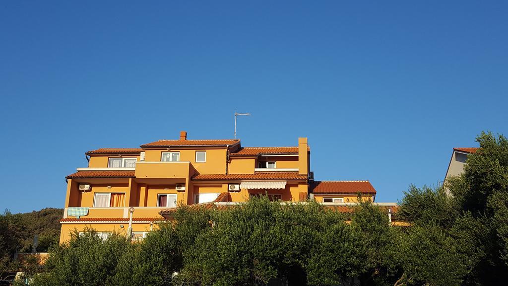Apartments Melita Supetarska Draga Extérieur photo